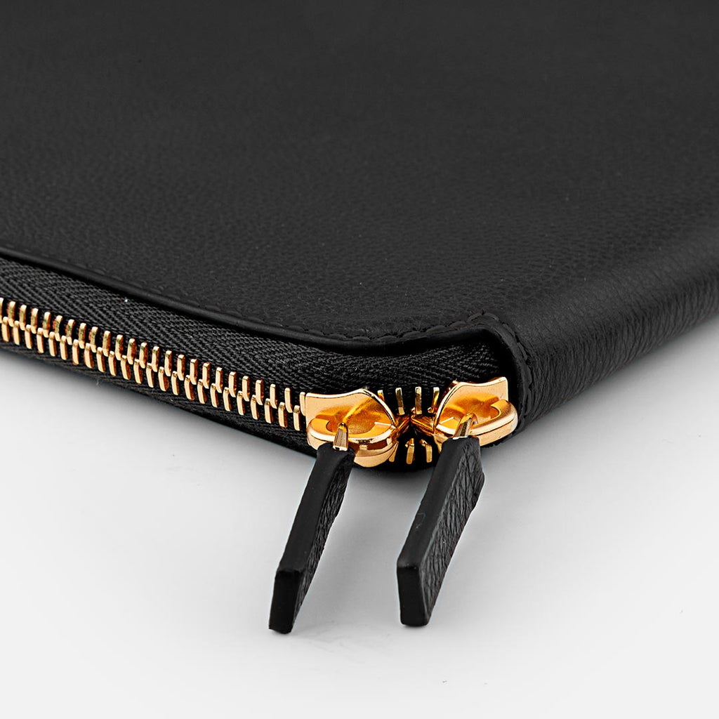 pochette ordinateur noire avec fermeture