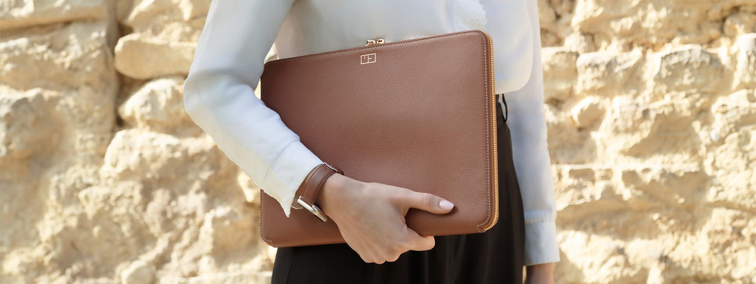 pochette en cuir pour ordinateur